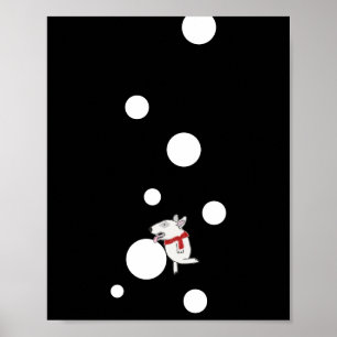 Bull Terrier geniet van een sneeuwbal Poster
