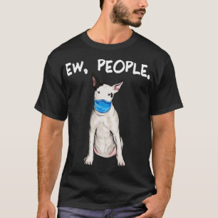 Bull Terrier hond draagt gezichtsmasker T-shirt