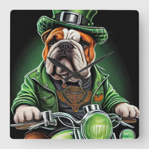 Bulldog Driving Bike St. Patrick's Day Vierkante Klok