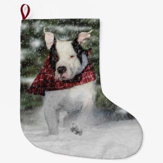 Bulldog Rescue Pup Dashing through the Snow Grote Kerstsok