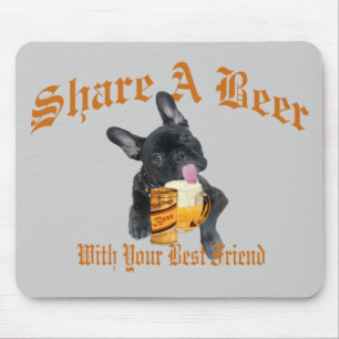 Bulldog Shares a Beer Muismat
