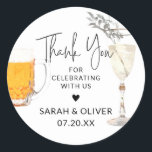 Bulles et brasseries Favoriser Stickers Wedding sh<br><div class="desc">Célébrez votre amour avec ces stickers personnalisés "Bubbles & Brews" wedding showers de faveur. Ces autocollants présentent un design chic minimaliste et un message personnalisé de votre choix. Ils sont parfaits pour ajouter une touche d'élégance et de charme à vos bouteilles de champagne, boîtes de bière ou toute autre faveur...</div>