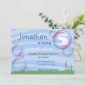Bulles sous-marines bleues Invitations d'anniversa (Debout devant)