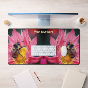 Bumble bee on roze Daisy Flower Personated Bureaumat