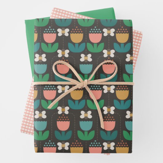 Bumble Bee & Tulips Roze en Zwart Monogram Initiaa Inpakpapier Vel (In situ)