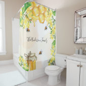 Bumble beien honey yellow florals monogram douchegordijn (In situ)