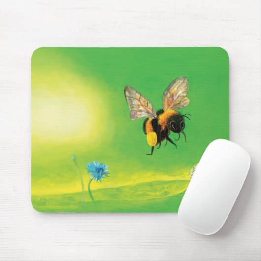 Bumblebee die over de weide vliegt muismat (Met muis)
