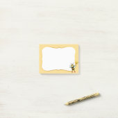 Bumblebee miel mignonne sur les notes post-it (Sur un bureau)