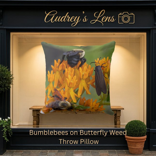 Bumblebee on Butterfly Weed Kussen (Creator heeft geüpload)