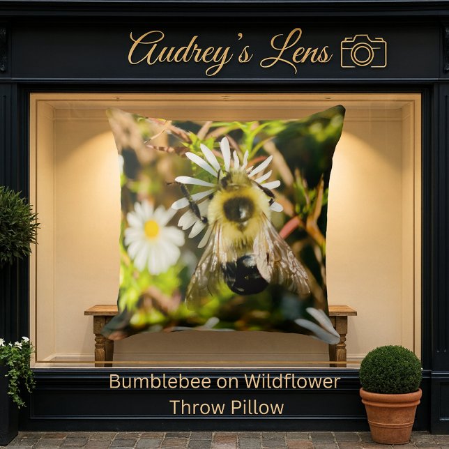 Bumblebee on Wildflower Kussen (Creator heeft geüpload)