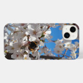 Bumblebee op wilde kersenbloei iPhone hoesje (Achterkant horizontaal)