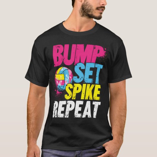 Bump Set Spike Herhaal T-shirt (Voorkant)