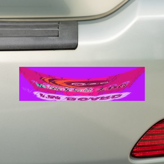 Bumper Sticker (En voiture)
