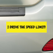 BUMPER STICKER A RÉVISÉ "JE CONDUIS LA LIMITE DE V (En voiture)