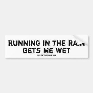 bumpersticker, loopt in de regen bumpersticker