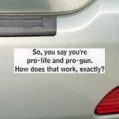 bumpersticker tegen pistool (Op auto)