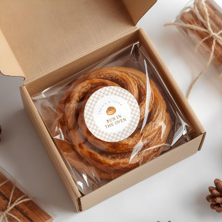 Bun In The Oven Cinnamon Roll Baby Shower  Ronde Sticker