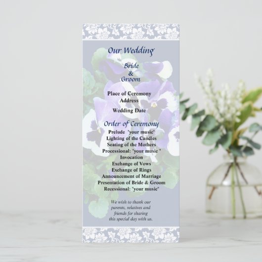 Bunch van Paarse en witte pansies bruiloft program Programma (Staand voorkant)