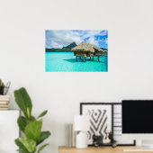 Bungalow sur l'eau, impression de poster de Bora B (Bureau à domicile)