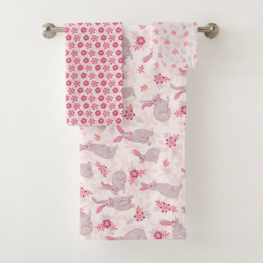 Bunnies dans un ensemble de serviettes de terrain (En situation)