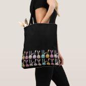 Bunnies dans un sac fourre-tout de rangée (De près)