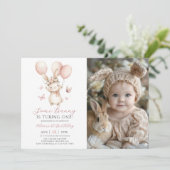 Bunny 1st Birthday Photo Invitation (Debout devant)