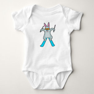 Bunny als Skier met Ski Romper