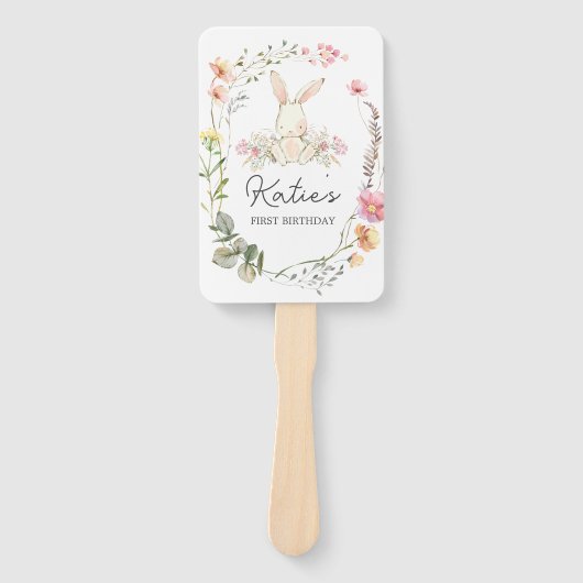 Bunny Birthday Invitation, een of ander konijn is  Handwaaier (Voorkant)