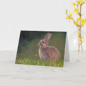 Bunny dans la carte de voeux d'art animal de prair (Fleur jaune)