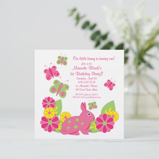 Bunny et papillons Invitation d'anniversaire (Debout devant)