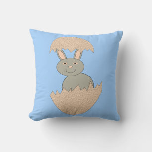 Bunny Hatching van Egg Weird Outdoor Pillow Buitenkussen