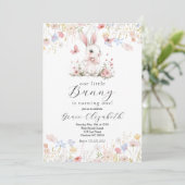 Bunny invitation anniversaire, notre petit invitat (Debout devant)