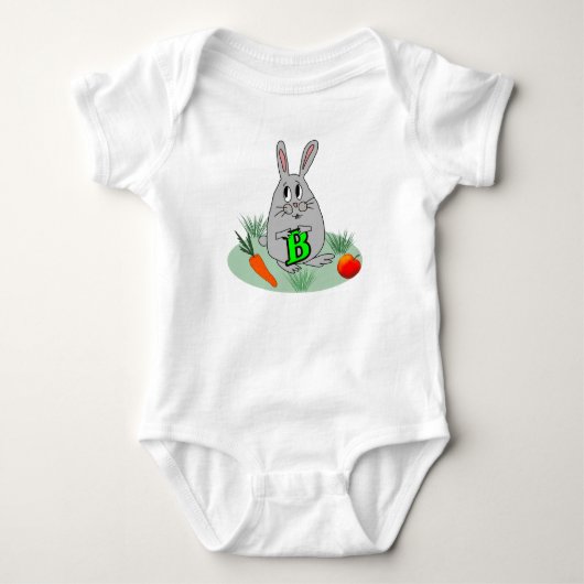 Bunny met de letter B op het gazon Romper (Voorkant)