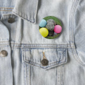 Bunny met roze blauw geel ei ronde button 5,7 cm (In situ)