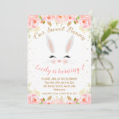 Bunny rose Floral Visage Anniversaire Invitation (Debout devant)
