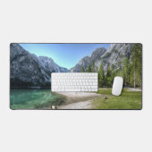 Bureaumatten met persoon die grijze berg toont (Keyboard & Muis)