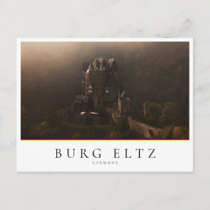 Burg Eltz kasteel in de ochtend mist Briefkaart