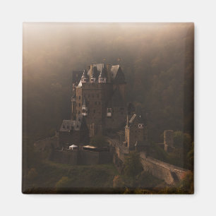 Burg Eltz kasteel in de ochtend mist Magneet