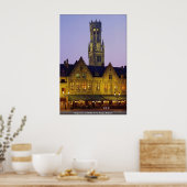 Burg Square en Belfry Tower, Brugge, België Poster (Keuken)