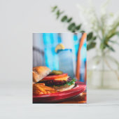 BURGER ET FRITES DE CARTE POSTALE (Debout devant)