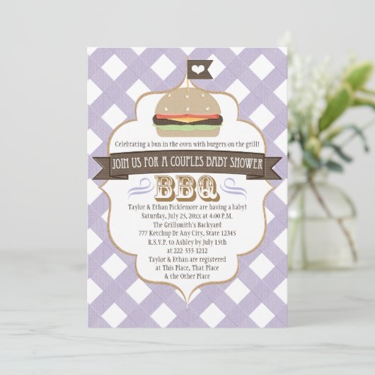 Burger violet Couples BBQ Bébé Invitations de douc (Debout devant)
