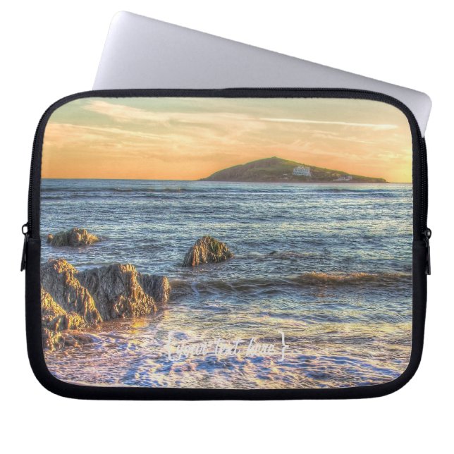 Burgh Island van Bantham bij Sundown... Laptop Sleeve (Voorkant)