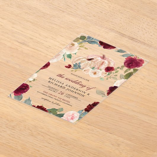 Burgundy and Peach Floral Pumpkin Wedding Acryl Uitnodigingen (Laagn)