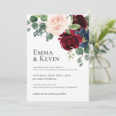 Burgundy Blush en Navy Floral Wedding Kaart (Staand voorkant)