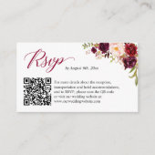 Burgundy Blush Floral Wedding Website RSVP QR Code Informatiekaartje (Voorkant)