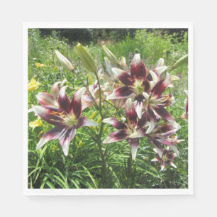 Burgundy Creme Asiatic Lilies, Gele Daylilies Servetten