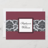 Burgundy Damask Monogram Uitnodiging (Achterkant)