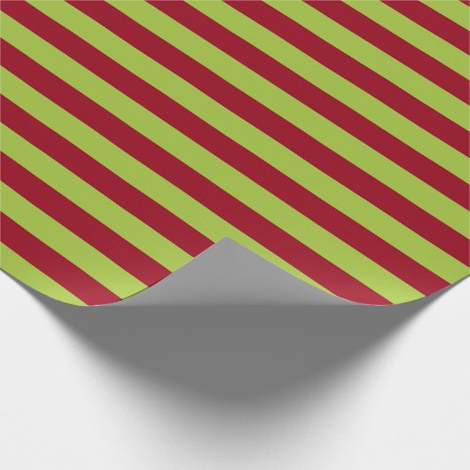 Burgundy en Apple Green Stripes Cadeaupapier (Hoek)