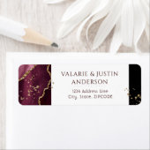 Burgundy en Gold Glitter Marble Wedding Label (Insitu)