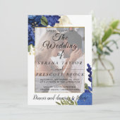 Burgundy Floral Vellum Wedding Invitation Kaart (Staand voorkant)